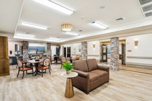 THERAPY-LIVING-DINING-4
